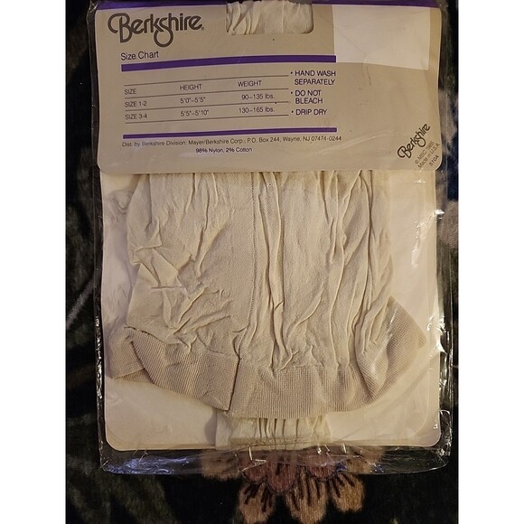 Vintage 80s Berkshire Ivory Control Top ULTRA Sheer Pantyhose Size 3-4 NEW NOS - Picture 5 of 6